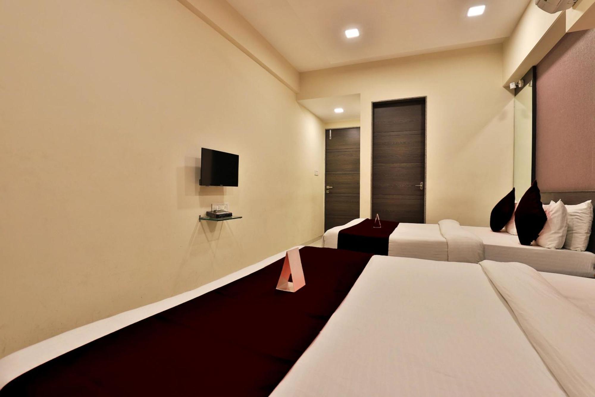 Hotel Royal Rituals Vesu Surat Zewnętrze zdjęcie