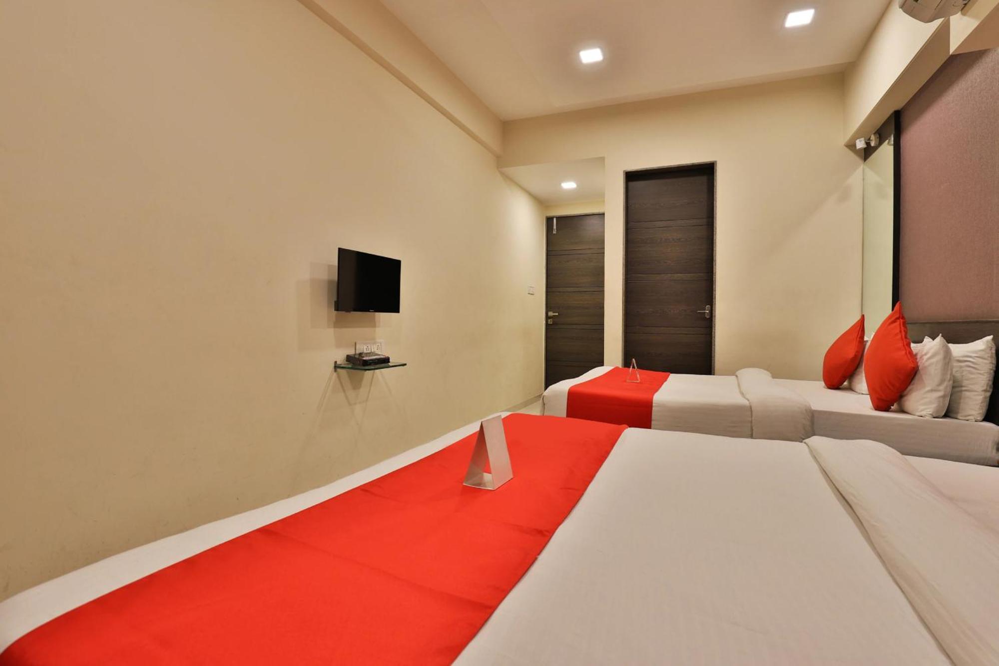 Hotel Royal Rituals Vesu Surat Zewnętrze zdjęcie